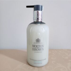 Molton Brown Volumizing Conditioner with Kumudu 300ml / 10 fl oz